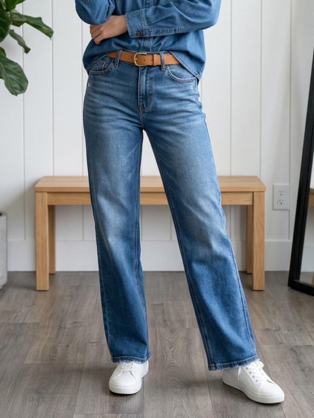 Flamingals Classic Straight-Leg Jeans Medium Blue NWT Women's Large